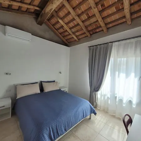 Ca Marinella Apartment Combai